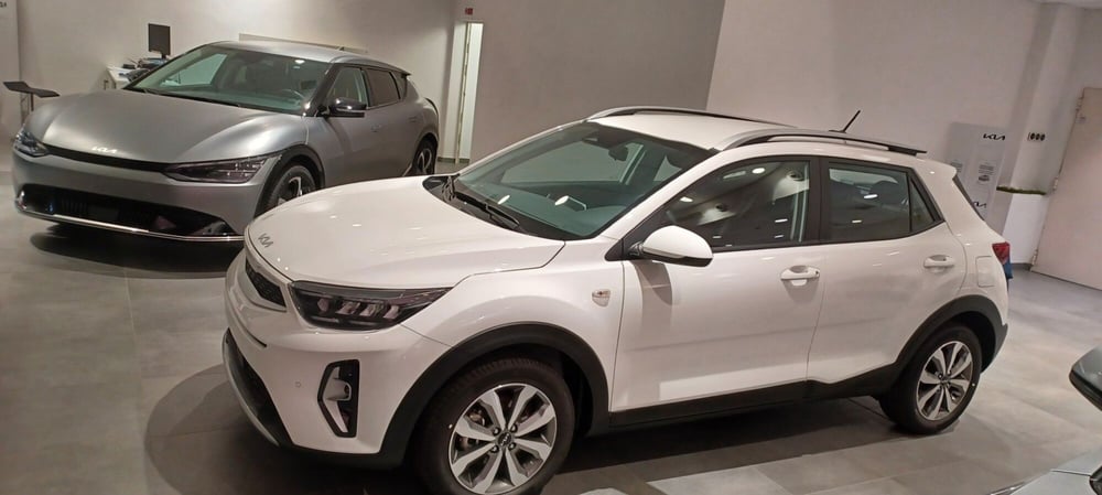 Kia Stonic nuova a Messina (2)