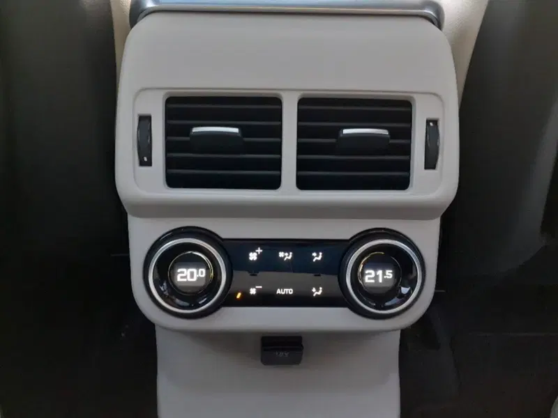 Land Rover Range Rover Velar usata a Modena (16)