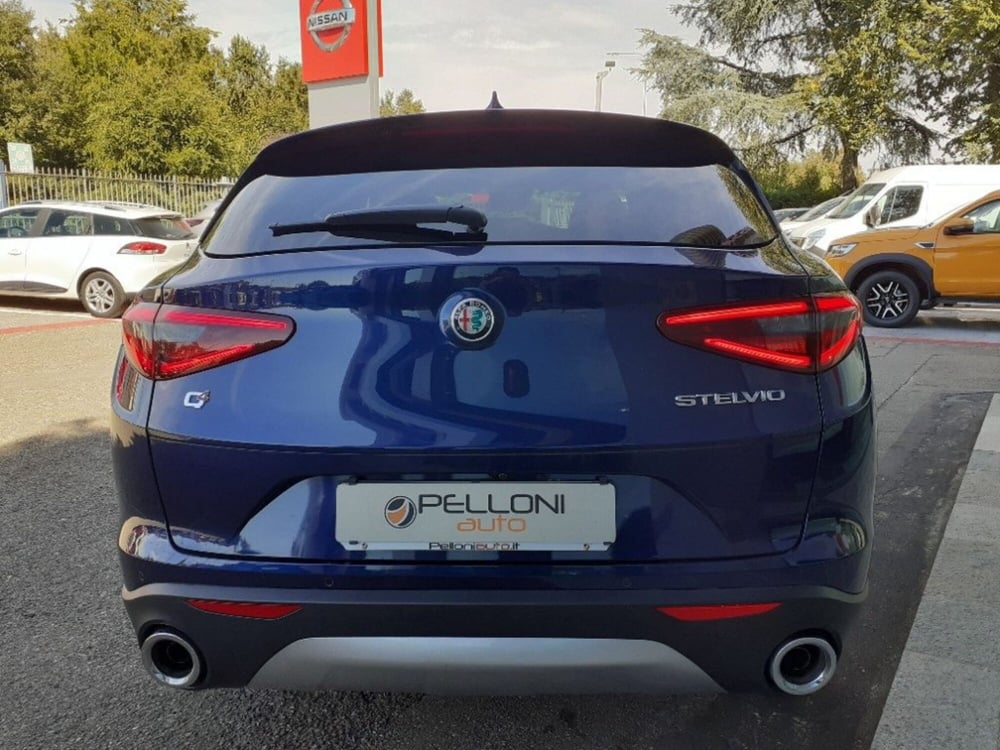 Alfa Romeo Stelvio usata a Modena (5)