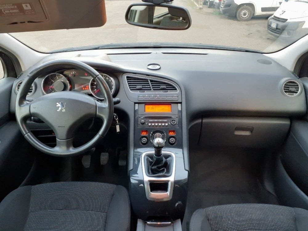 Peugeot 5008 usata a Modena (10)