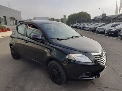 Lancia Ypsilon 1.2 69 CV 5 porte Silver  del 2013 usata a Modena