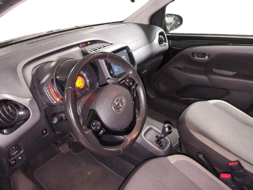 Toyota Aygo usata a Milano (11)