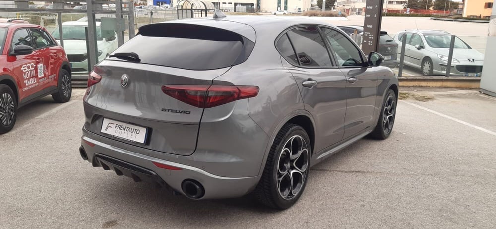 Alfa Romeo Stelvio usata a Campobasso (8)