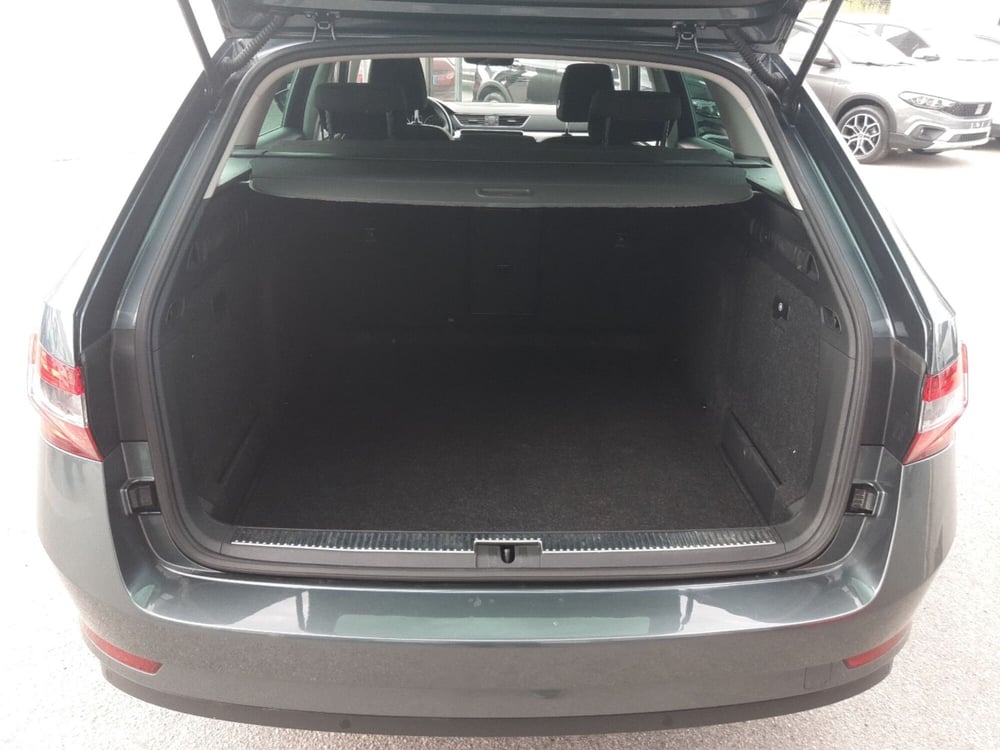 Skoda Superb Station Wagon usata a Campobasso (13)