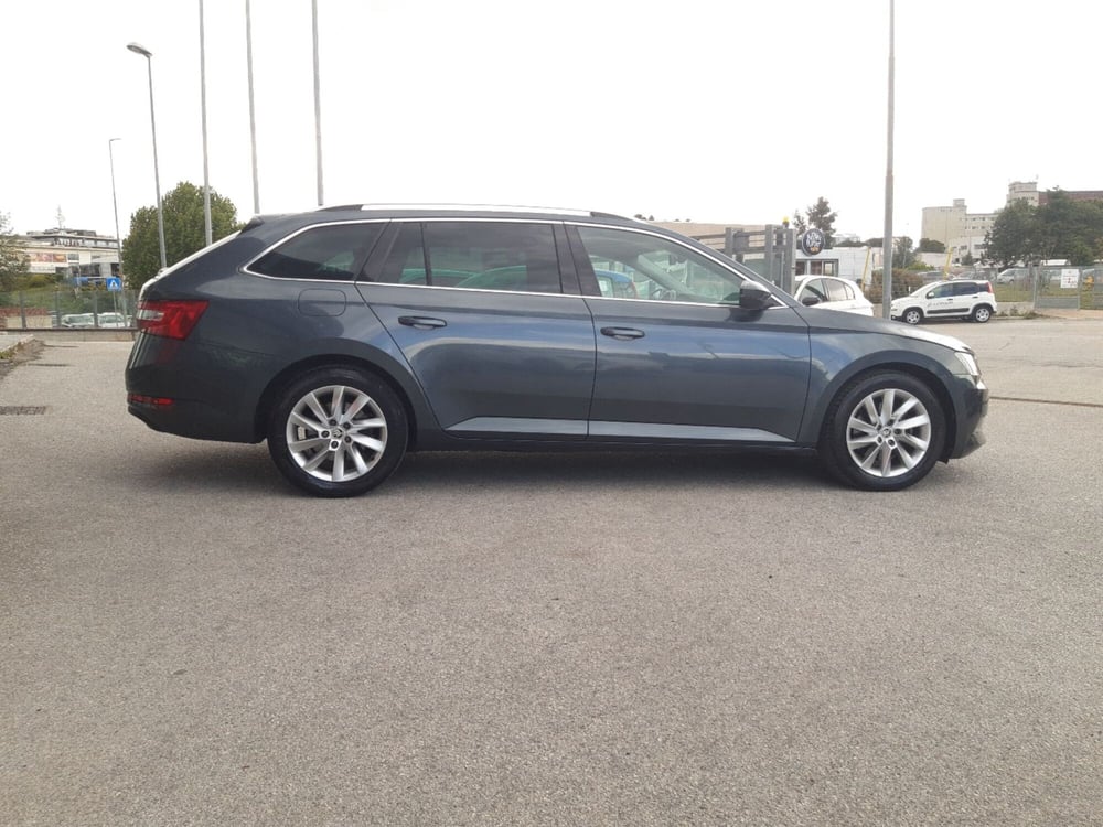 Skoda Superb Station Wagon usata a Campobasso (7)