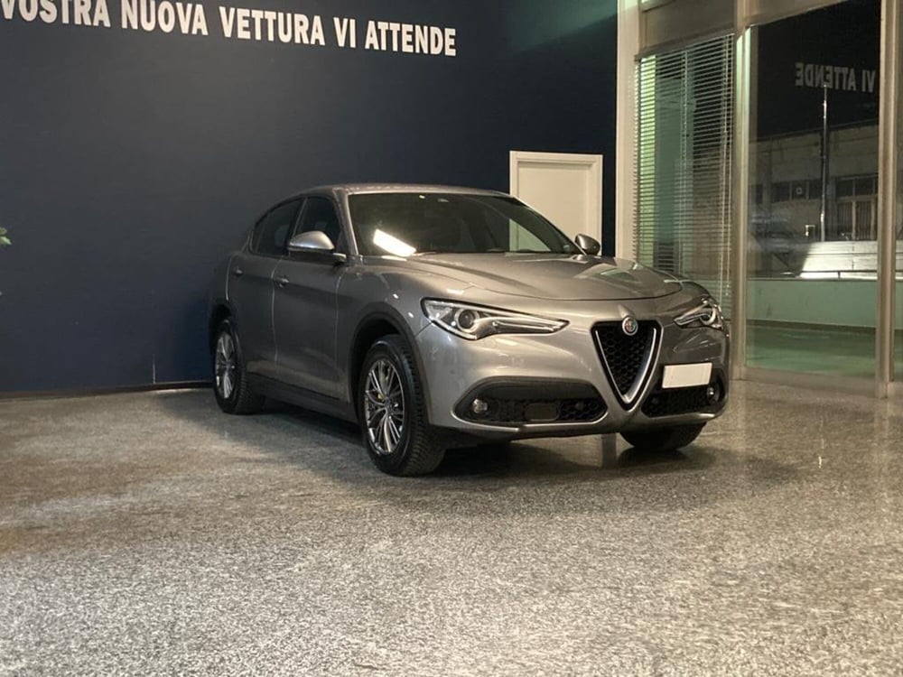 Alfa Romeo Stelvio usata a Macerata (3)