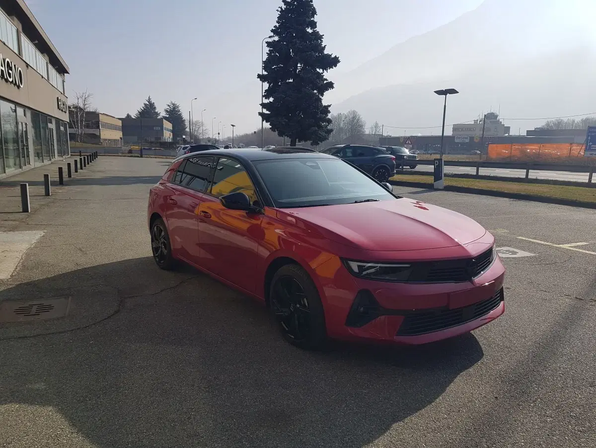 Opel Astra nuova a Aosta (2)