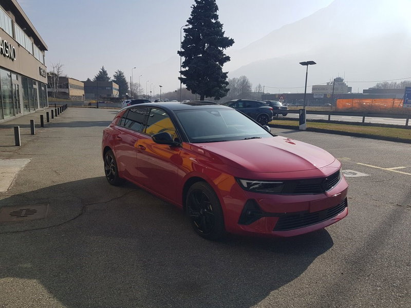 Opel Astra nuova a Aosta (2)