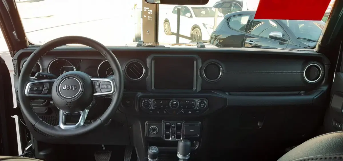 Jeep Gladiator usata a Chieti (11)