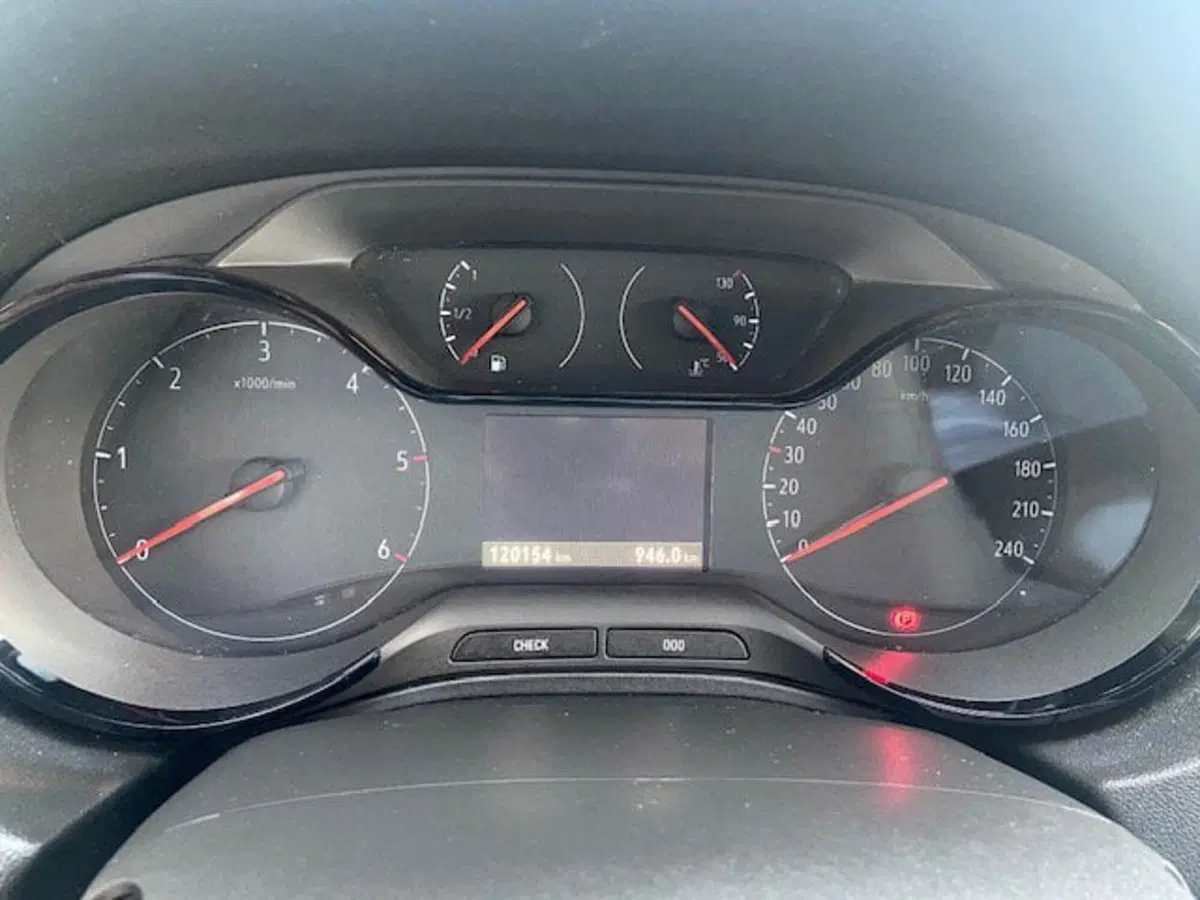 Opel Grandland X usata a Ancona (12)