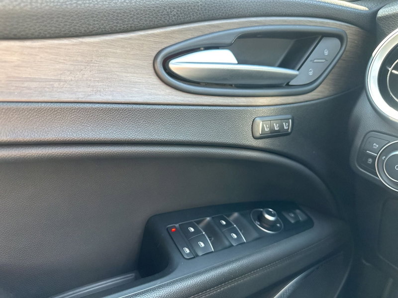 Alfa Romeo Stelvio usata a Chieti (20)