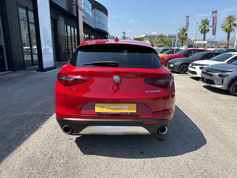 Alfa Romeo Stelvio usata a Chieti (4)