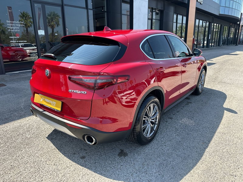 Alfa Romeo Stelvio usata a Chieti (6)