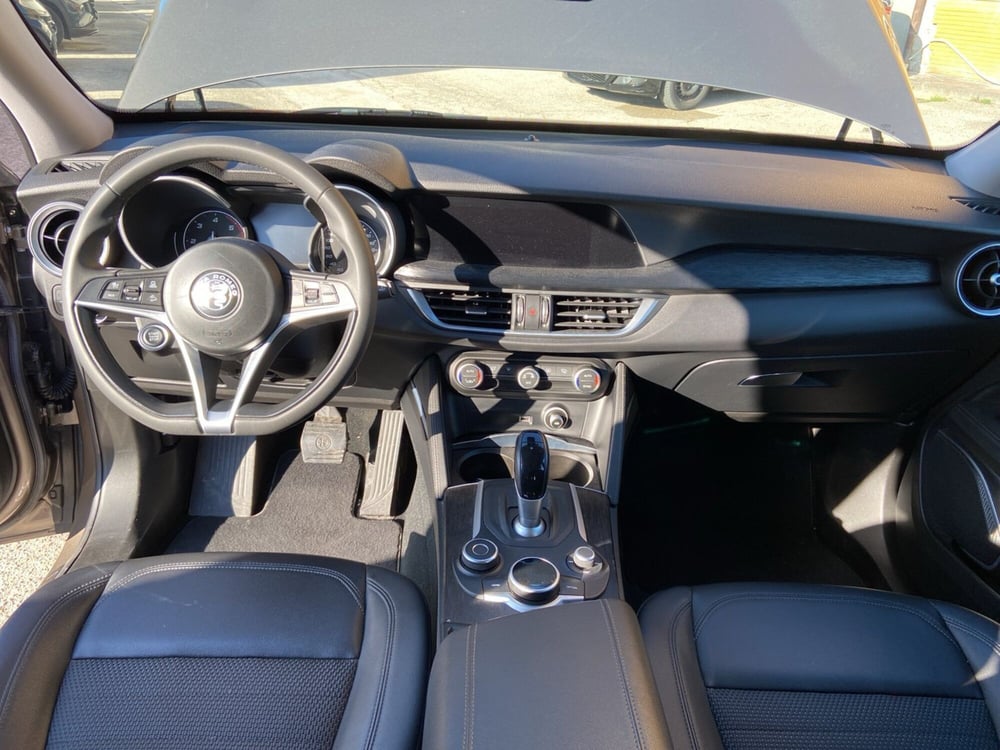 Alfa Romeo Stelvio usata a Chieti (18)