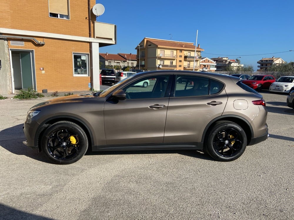 Alfa Romeo Stelvio usata a Chieti (2)