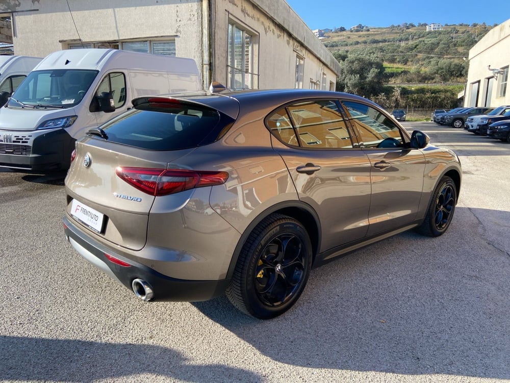 Alfa Romeo Stelvio usata a Chieti (6)