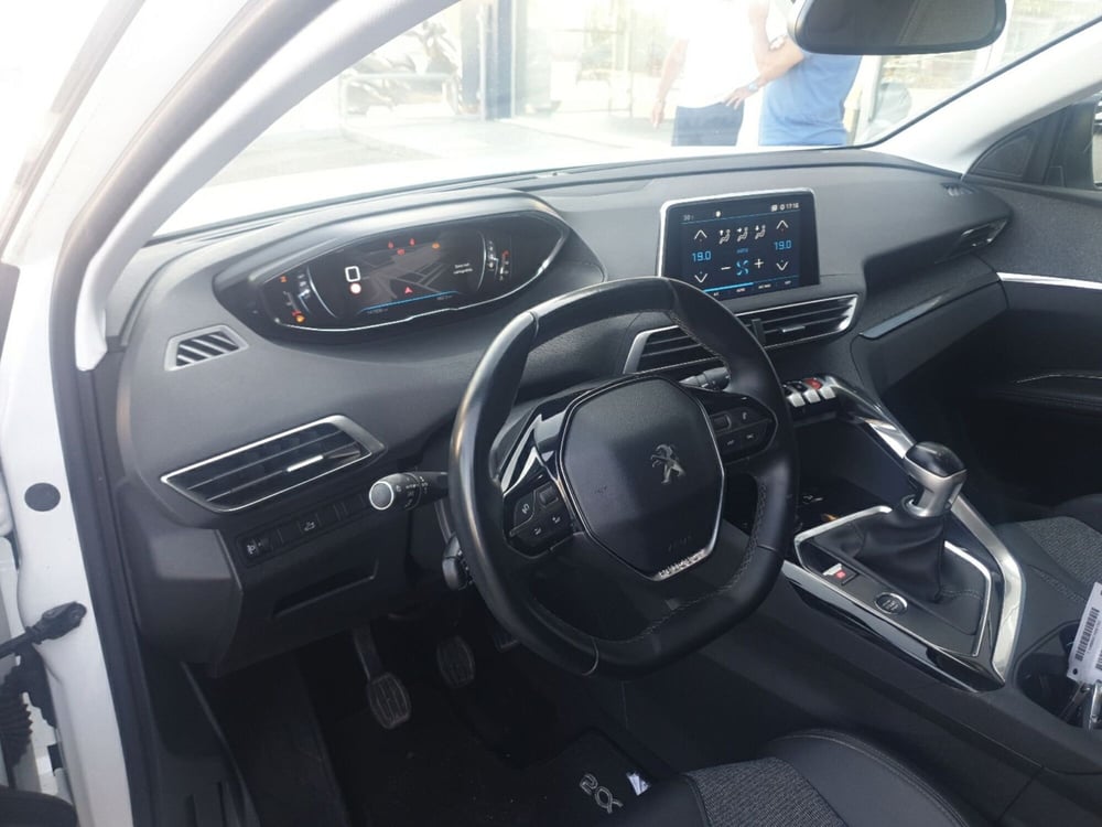 Peugeot 5008 usata a Ancona (17)