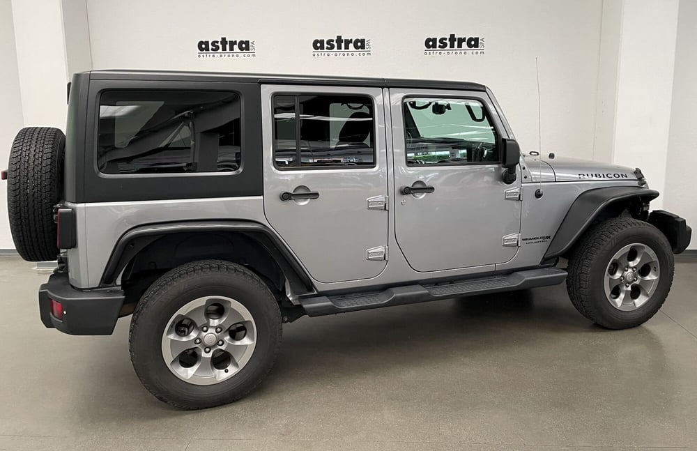 Jeep Wrangler Unlimited usata a Novara (4)