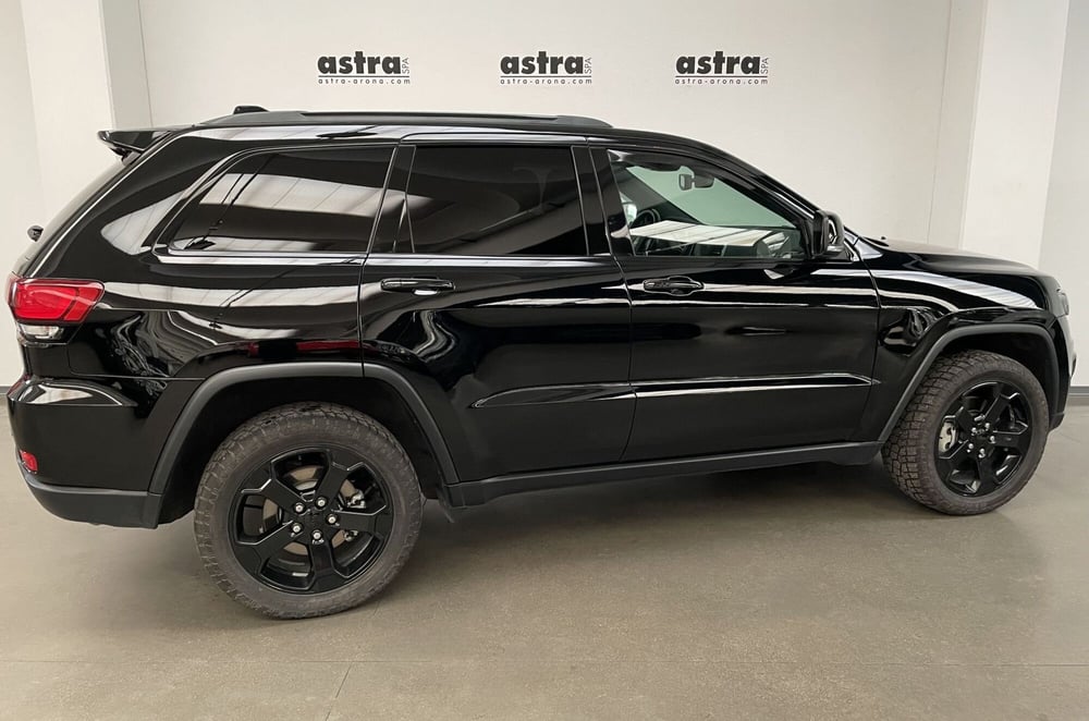 Jeep Grand Cherokee usata a Novara (4)