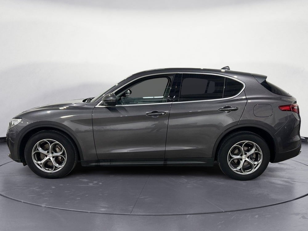 Alfa Romeo Stelvio usata a Caltanissetta (2)