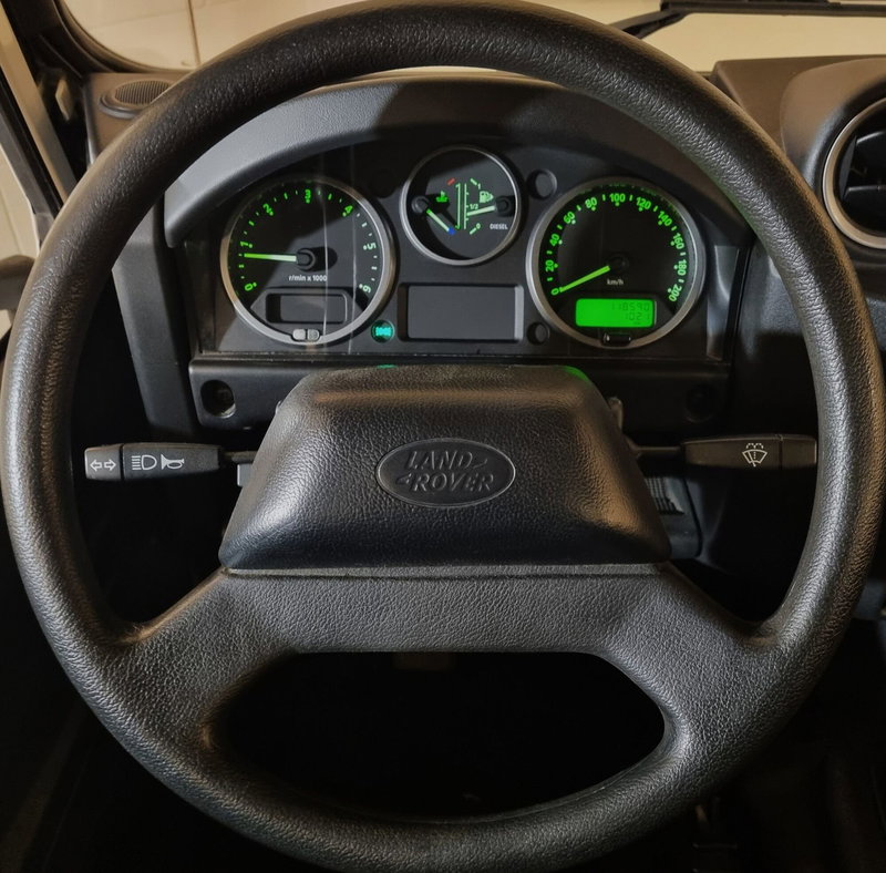 Land Rover Defender usata a Pavia (11)