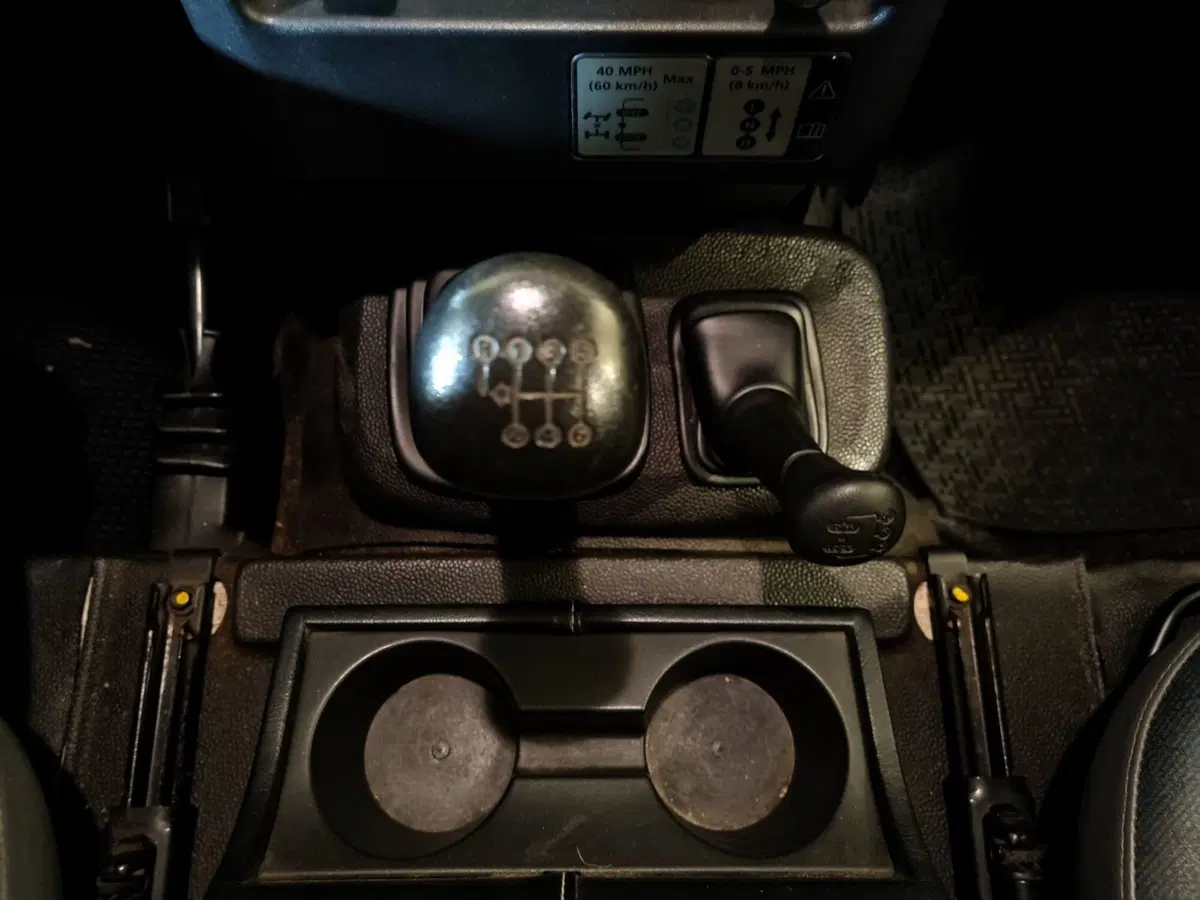 Land Rover Defender usata a Pavia (12)