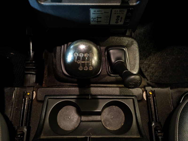 Land Rover Defender usata a Pavia (12)