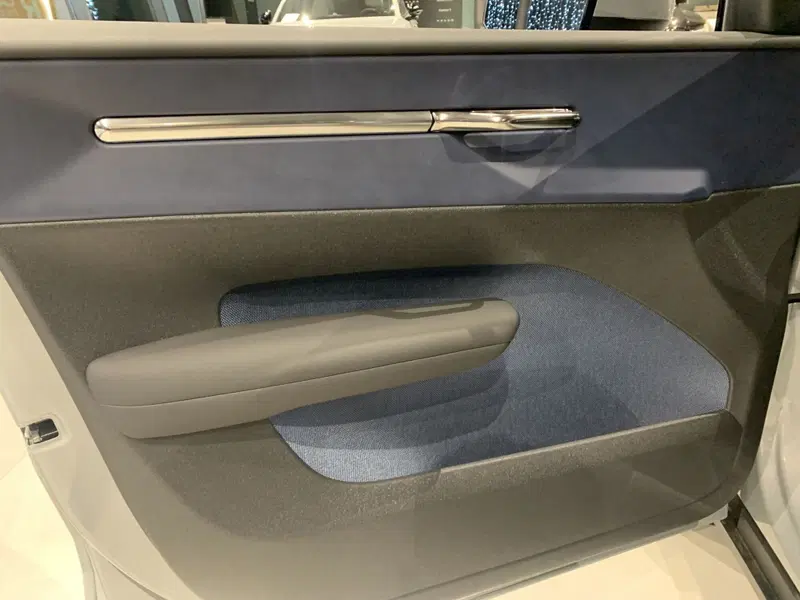 Volvo EX30 nuova a Ferrara (8)