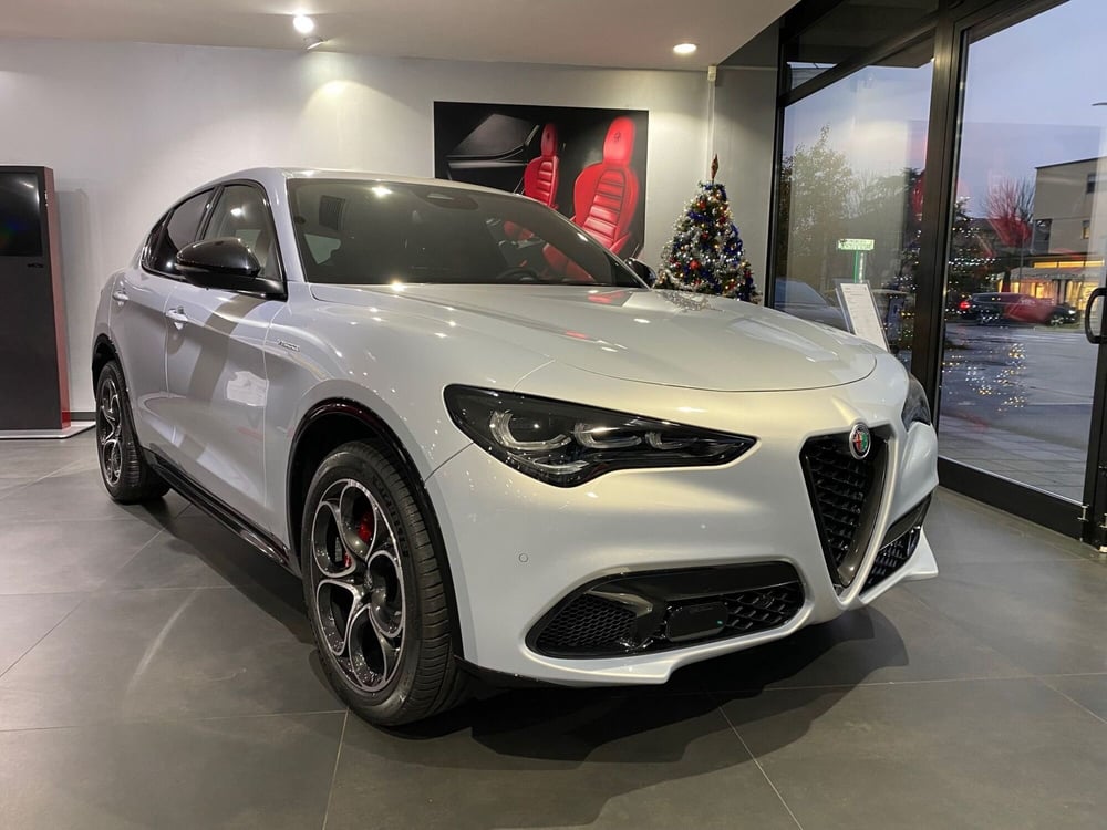 Alfa Romeo Stelvio nuova a Reggio Emilia