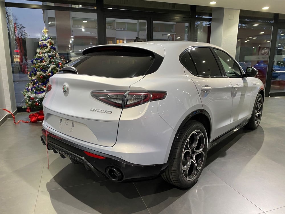 Alfa Romeo Stelvio nuova a Reggio Emilia (3)