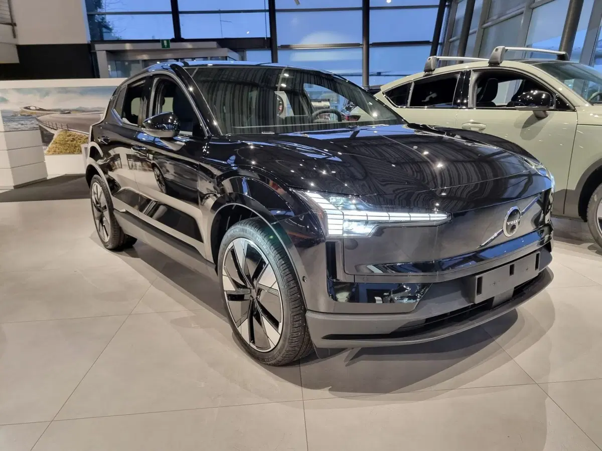 Volvo EX30 nuova a Ferrara (3)