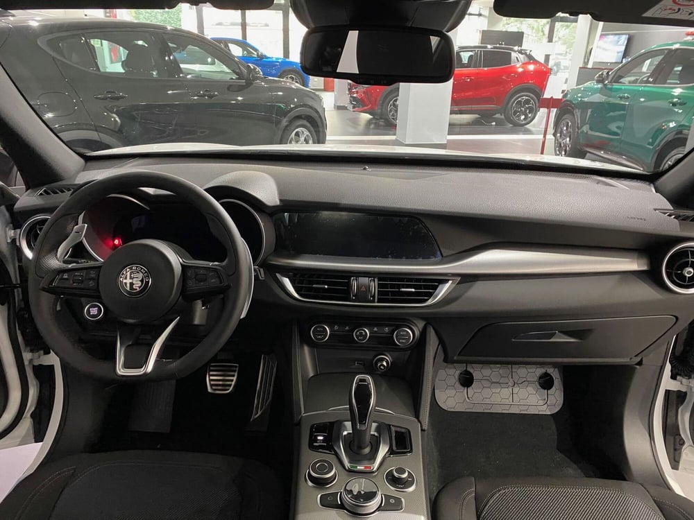 Alfa Romeo Stelvio nuova a Reggio Emilia (11)