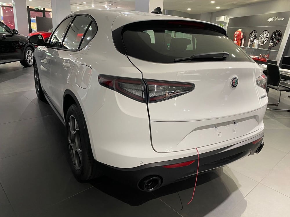 Alfa Romeo Stelvio nuova a Reggio Emilia (4)