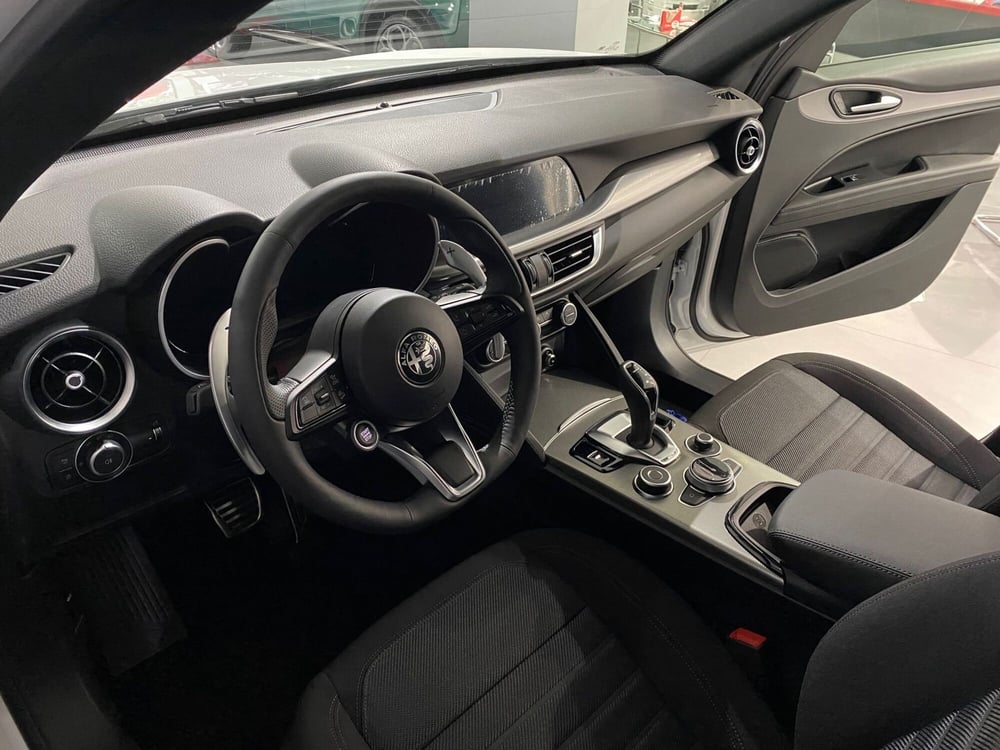 Alfa Romeo Stelvio nuova a Reggio Emilia (7)