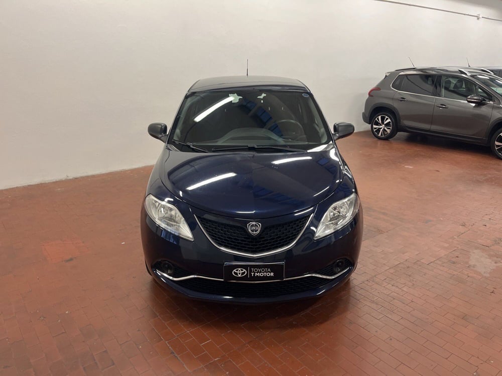 Lancia Ypsilon usata a Bologna (5)