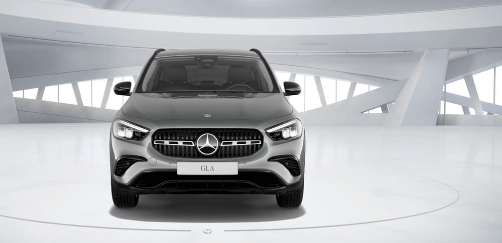 Mercedes-Benz GLA SUV nuova a Bergamo (4)