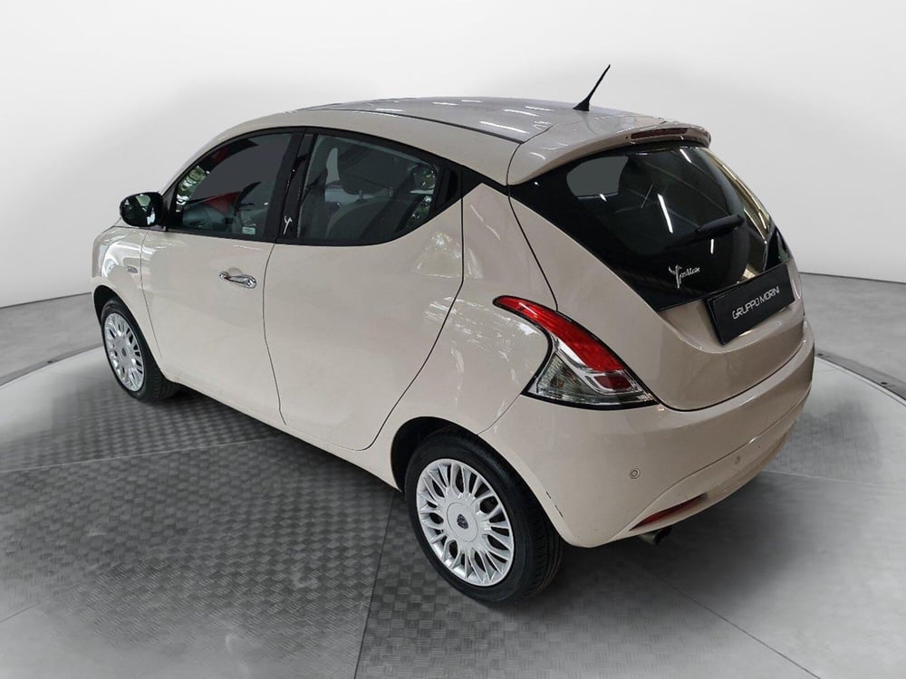 Lancia Ypsilon usata a Bologna (4)