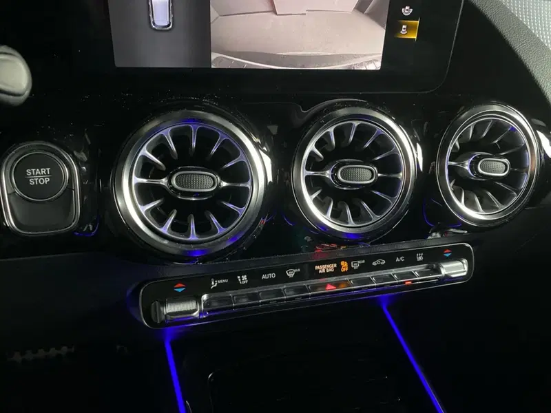 Mercedes-Benz EQA usata a Bergamo (13)