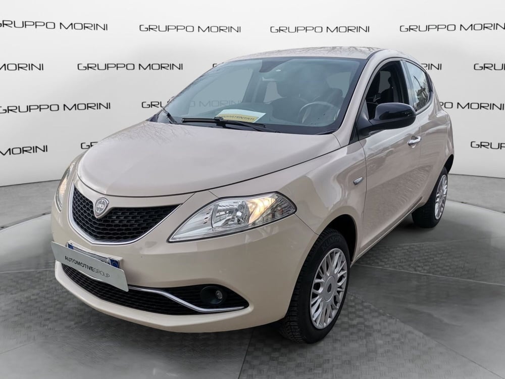 Lancia Ypsilon usata a Forlì-Cesena