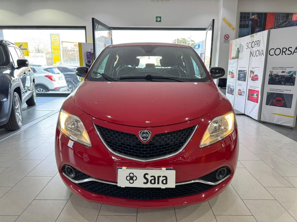 Lancia Ypsilon usata a Benevento