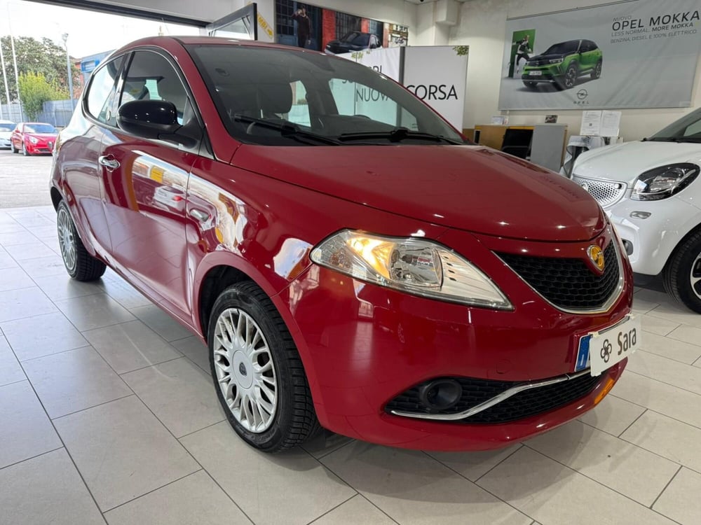 Lancia Ypsilon usata a Benevento (2)