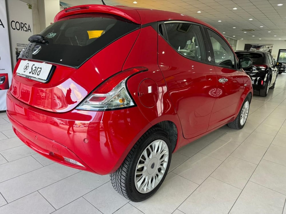 Lancia Ypsilon usata a Benevento (4)