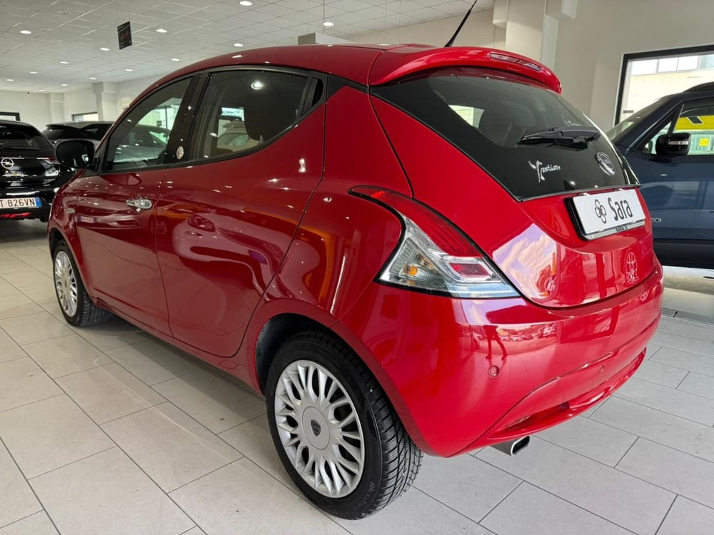 Lancia Ypsilon usata a Benevento (6)