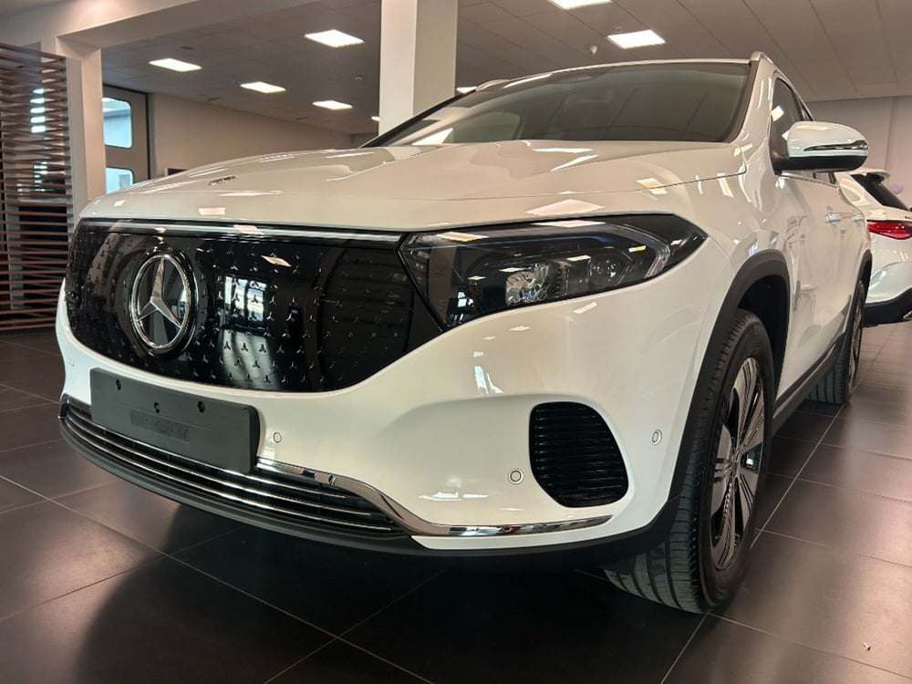 Mercedes-Benz EQA nuova a Grosseto (17)