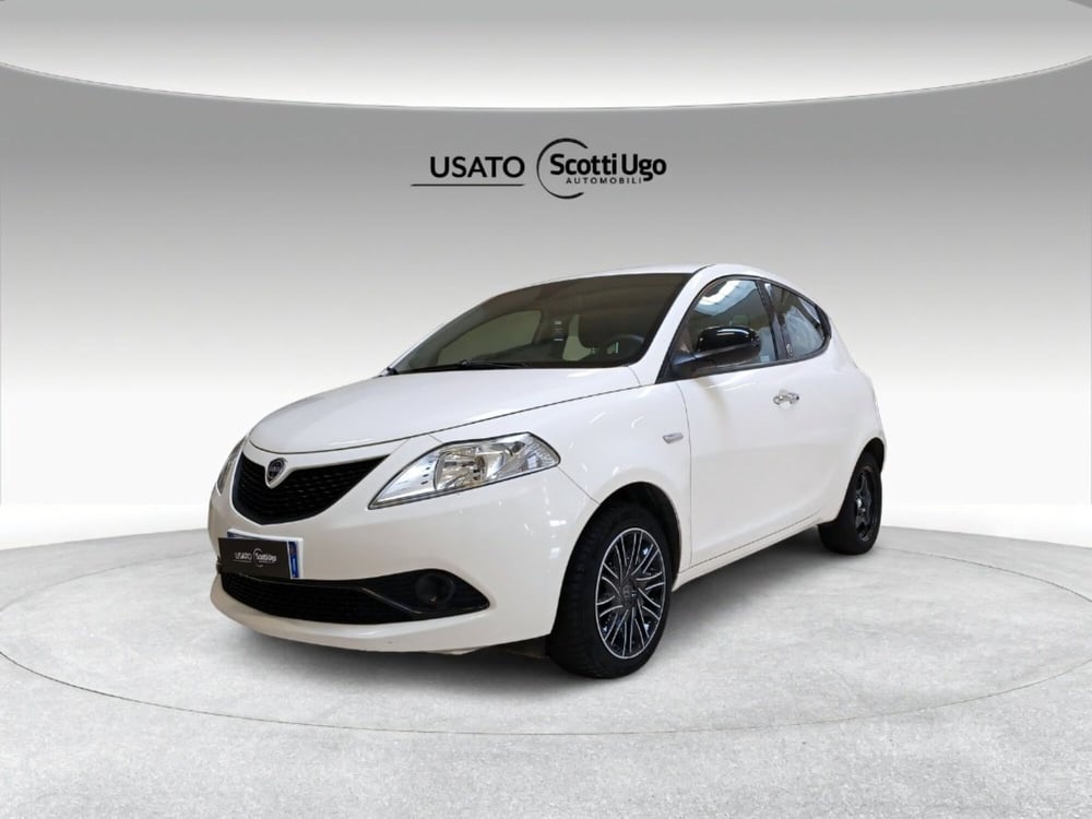 Lancia Ypsilon usata a Firenze