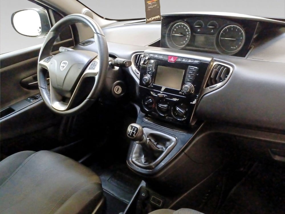 Lancia Ypsilon usata a Firenze (12)