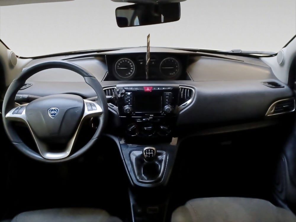 Lancia Ypsilon usata a Firenze (14)