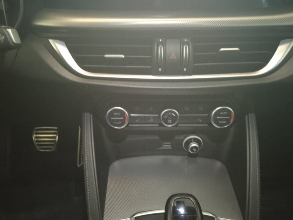 Alfa Romeo Stelvio usata a Firenze (15)