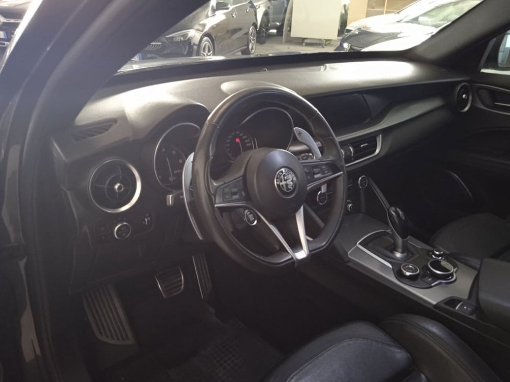 Alfa Romeo Stelvio usata a Firenze (18)