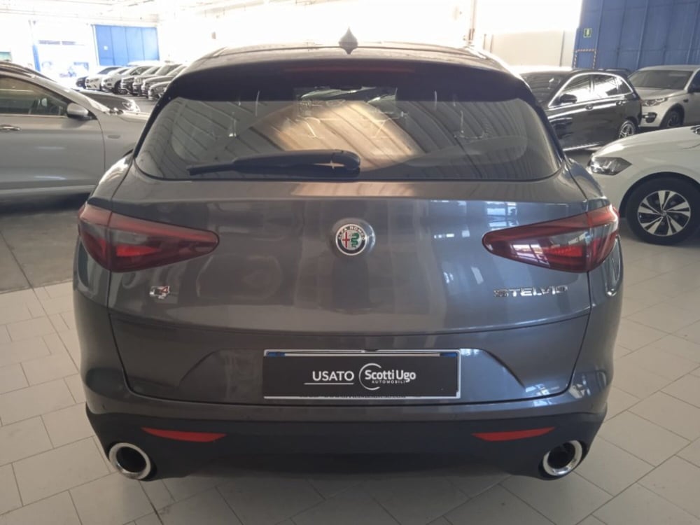 Alfa Romeo Stelvio usata a Firenze (4)